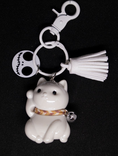 Lucky Cat White Keyring